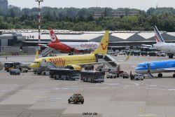 duesseldorf-flughafen-flughafen-flugzeuge-2-092