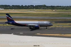 duesseldorf-flughafen-flughafen-flugzeuge-2-124