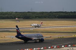 duesseldorf-flughafen-flughafen-flugzeuge-2-129