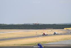 duesseldorf-flughafen-flughafen-flugzeuge-2-140