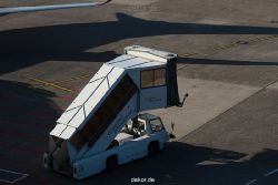 duesseldorf-flughafen-flughafen-rollfeld-011