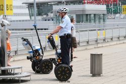 duesseldorf-flughafen-flughafen-segways-014