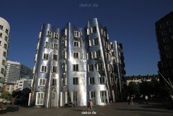 duesseldorf-medienhafen-medienhafen-gehry-bauten-005