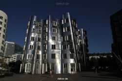 duesseldorf-medienhafen-medienhafen-gehry-bauten-006