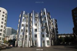 duesseldorf-medienhafen-medienhafen-gehry-bauten-010