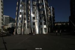 duesseldorf-medienhafen-medienhafen-gehry-bauten-011