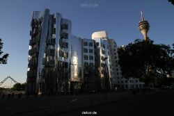 duesseldorf-medienhafen-medienhafen-gehry-bauten-025