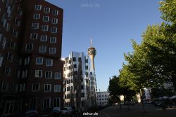 duesseldorf-medienhafen-medienhafen-gehry-bauten-032