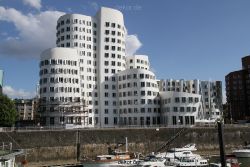 duesseldorf-medienhafen-medienhafen-gehry-bauten-060