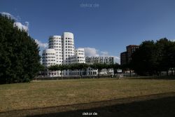 duesseldorf-medienhafen-medienhafen-gehry-bauten-065