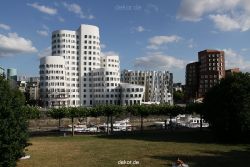 duesseldorf-medienhafen-medienhafen-gehry-bauten-067