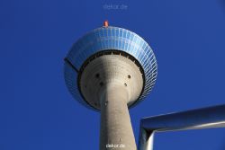 duesseldorf-medienhafen-medienhafen-rheinturm-008