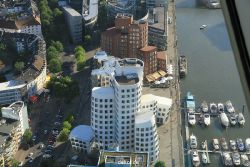 duesseldorf-medienhafen-medienhafen-rheinturm-016
