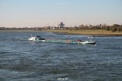 duesseldorf-medienhafen-rhein-schiffe-006