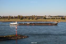 duesseldorf-medienhafen-rhein-schiffe-010