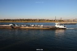 duesseldorf-medienhafen-rhein-schiffe-015