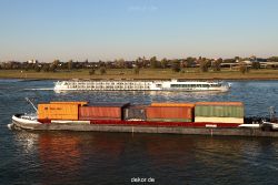 duesseldorf-medienhafen-rhein-schiffe-021