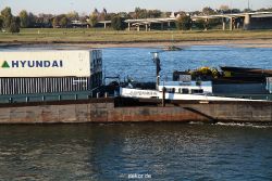 duesseldorf-medienhafen-rhein-schiffe-026