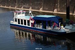 duesseldorf-medienhafen-rhein-schiffe-033