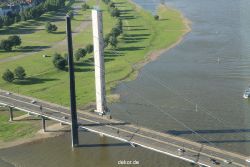 duesseldorf-medienhafen-rheinturm-aussicht-027