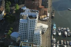 duesseldorf-medienhafen-rheinturm-aussicht-062