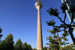 duesseldorf-medienhafen-rheinturm-061