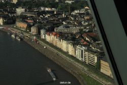 duesseldorf-altstadt-rheinpromenade-von-oben-001