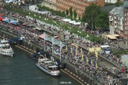duesseldorf-altstadt-rheinpromenade-von-oben-016