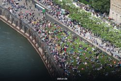 duesseldorf-altstadt-rheinpromenade-von-oben-021
