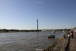 duesseldorf-altstadt-rheinpromenade-001