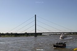 duesseldorf-altstadt-rheinpromenade-002