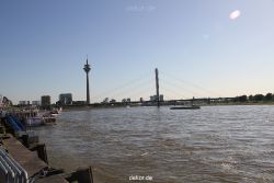 duesseldorf-altstadt-rheinpromenade-004