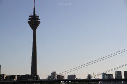 duesseldorf-altstadt-rheinpromenade-019