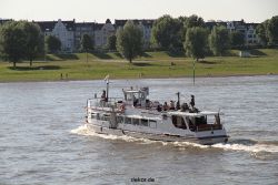 duesseldorf-altstadt-rheinpromenade2-008