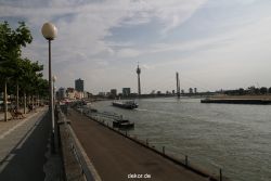 duesseldorf-altstadt-rheinpromenade2-013