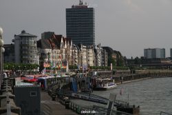 duesseldorf-altstadt-rheinpromenade2-015