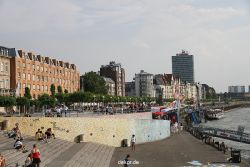 duesseldorf-altstadt-rheinpromenade2-017