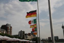 duesseldorf-altstadt-rheinpromenade2-031