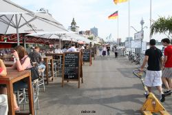 duesseldorf-altstadt-rheinpromenade2-032