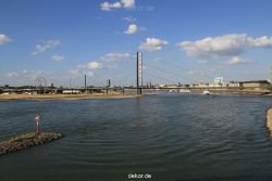 duesseldorf-altstadt-rheinpromenade2-038