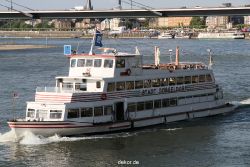 duesseldorf-altstadt-rheinpromenade2-043