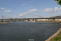 duesseldorf-altstadt-rheinpromenade2-047