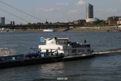 duesseldorf-altstadt-rheinpromenade2-051