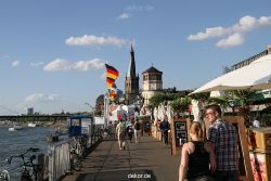 duesseldorf-altstadt-rheinpromenade2-062