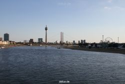 duesseldorf-altstadt-rheinpromenade2-068
