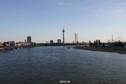 duesseldorf-altstadt-rheinpromenade2-069