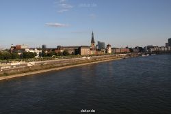 duesseldorf-altstadt-rheinpromenade2-070