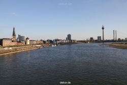 duesseldorf-altstadt-rheinpromenade2-071