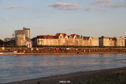 duesseldorf-altstadt-rheinpromenade2-082