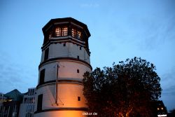 duesseldorf-altstadt-schlossturm-abend-003